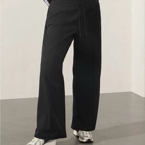 Athleta Women's Black Endeavor Relaxed Pant